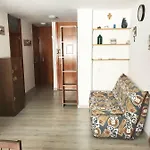 Linda Lloret דירה *